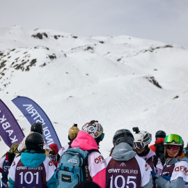 На Эльбрусе стартовали крупные международные соревнования по фрирайду