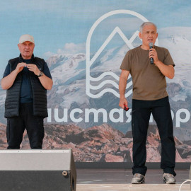 Экофестиваль «Чистая гора» собрал тысячи волонтеров на Эльбрусе