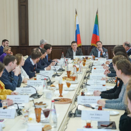 Студенты ВШЭ представили Александру Новаку проект развития Каспийского туркластера 