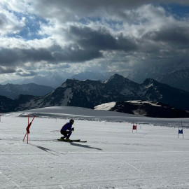 На Эльбрусе завершились очередные сборы у российских команд горнолыжников 