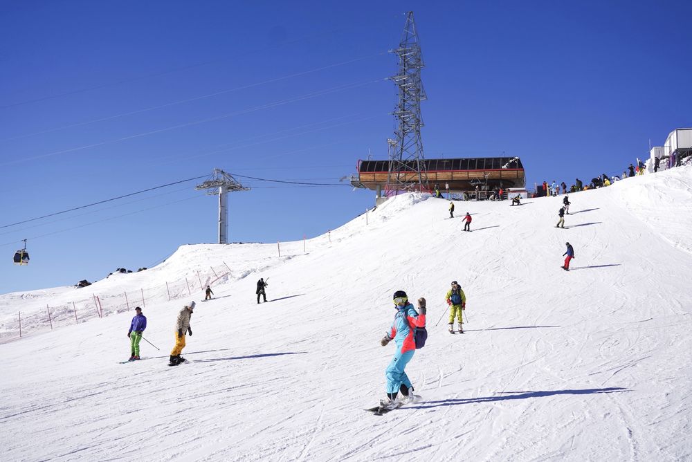 «Эльбрус» запустил предпродажи сезонных ски-пассов