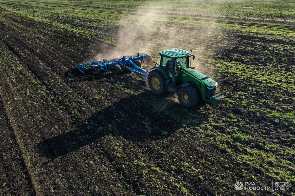 Путин поручил ускорить принятие закона о вовлечении в оборот сельхозземель